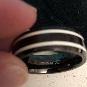 NWT Titanium men’s band size 11 1/2